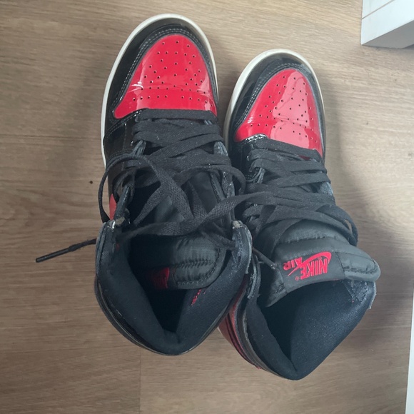 Air Jordan 1 Retro High - Picture 3 of 4